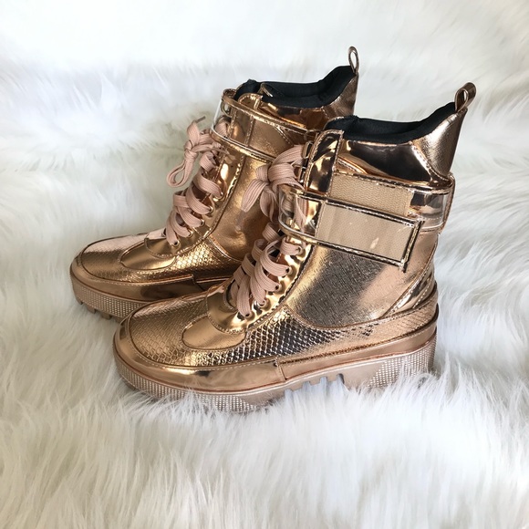 Unilady | Lug Sole Combat Boots - Picture 4 of 17